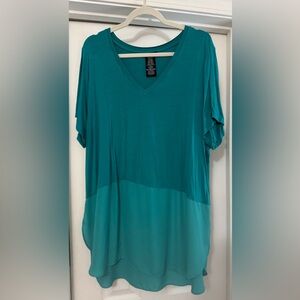 Premise Teal Gradient V-Neck Short Sleeve Top